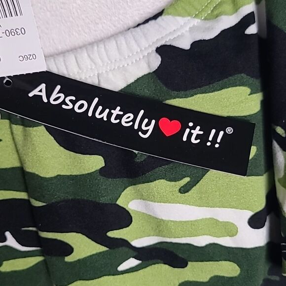 Absolutely ❤️ it!! Green Black & White Camouflage Dress Ruffle Neckline 2X NWT - Picture 6 of 10